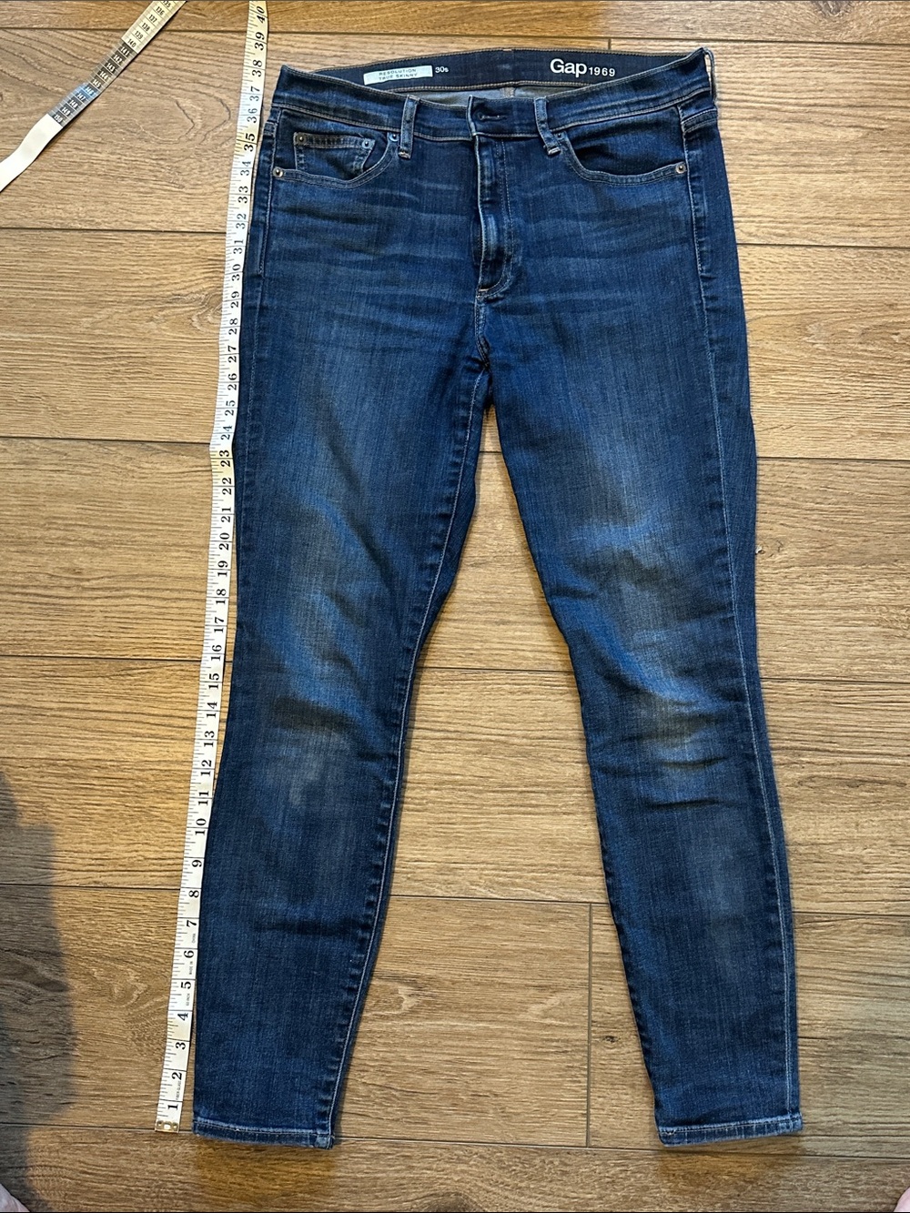 GAP Women's Skinny Jeans in Dark Blue Wash Size 10